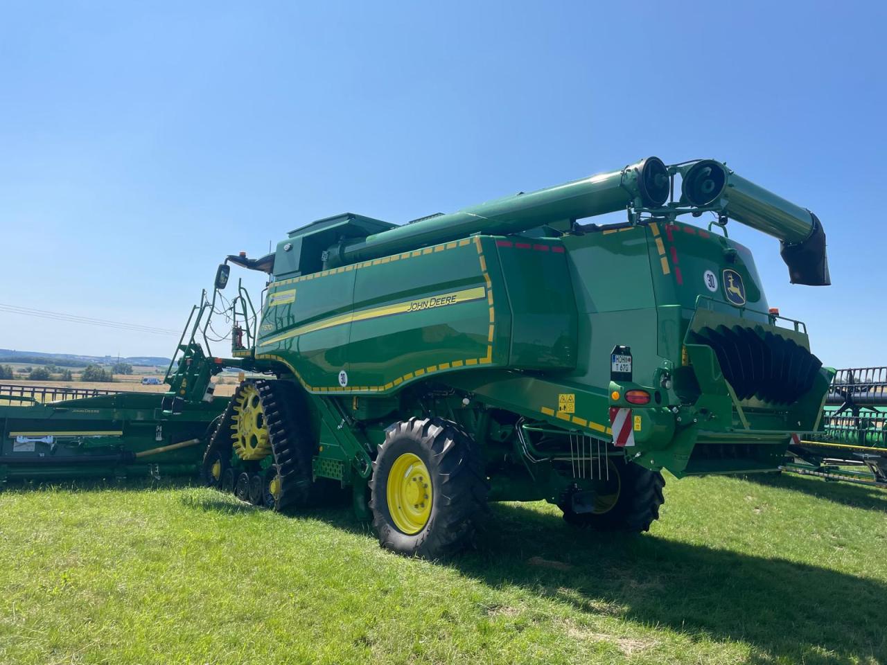 John Deere T670 HM Left