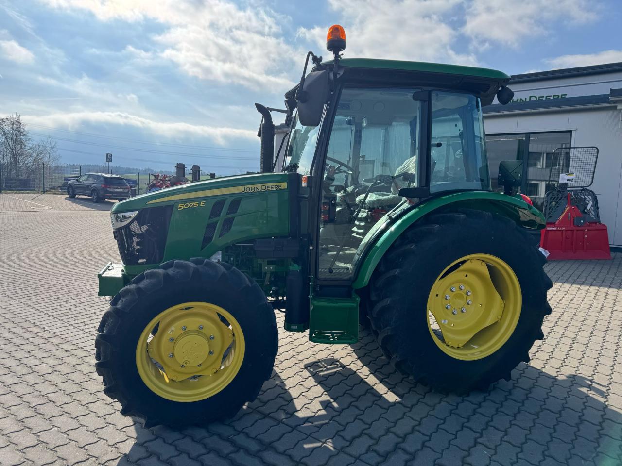 John Deere 5075E Rear