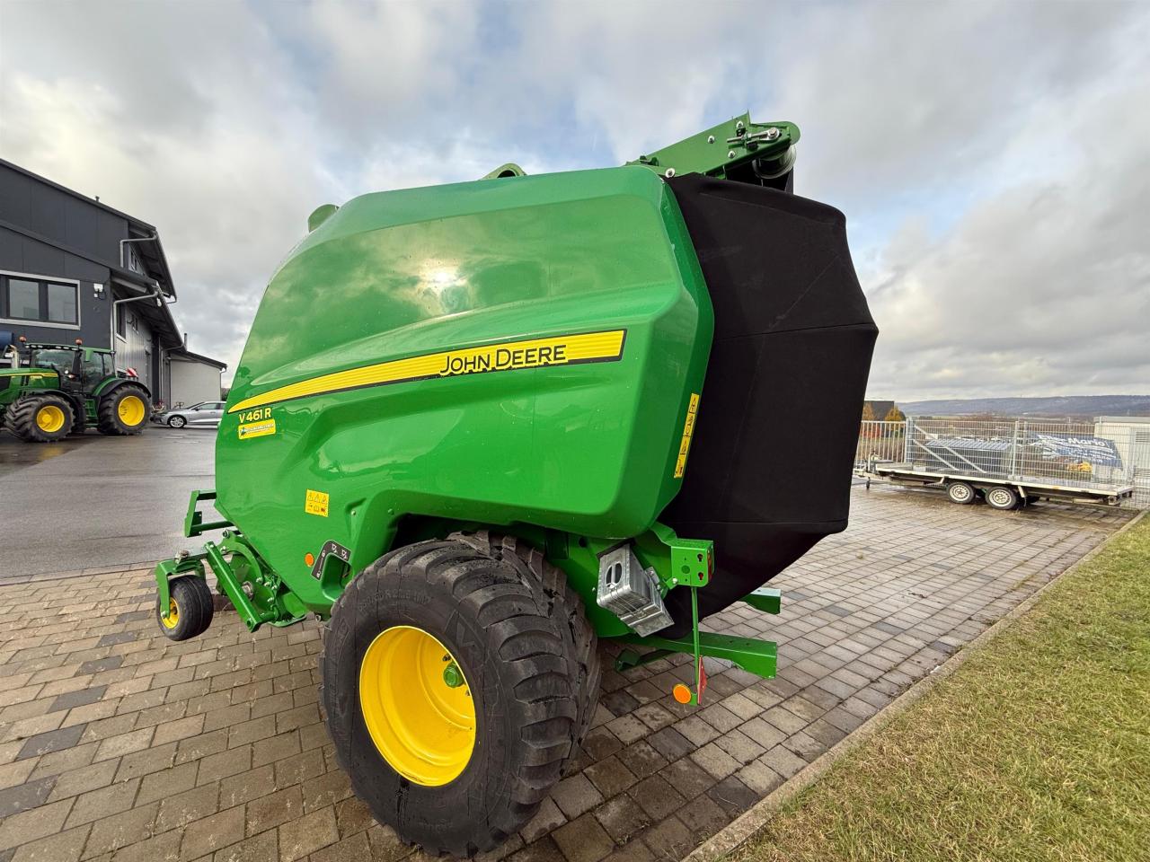 John Deere V461R Rear