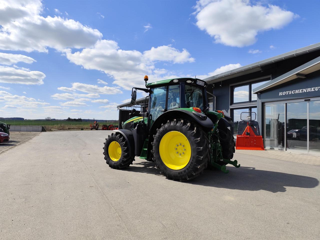 John Deere 6100M Inside