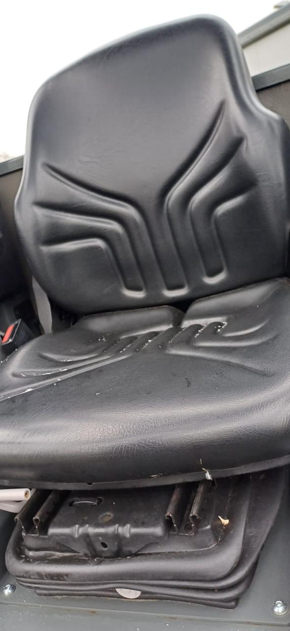 Weidemann 1190e Inside