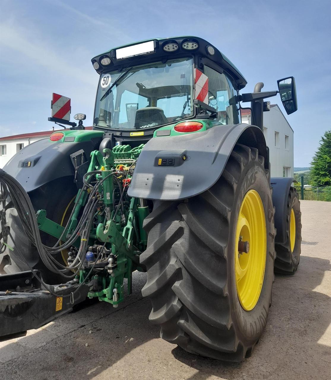 John Deere 6R 215 Right