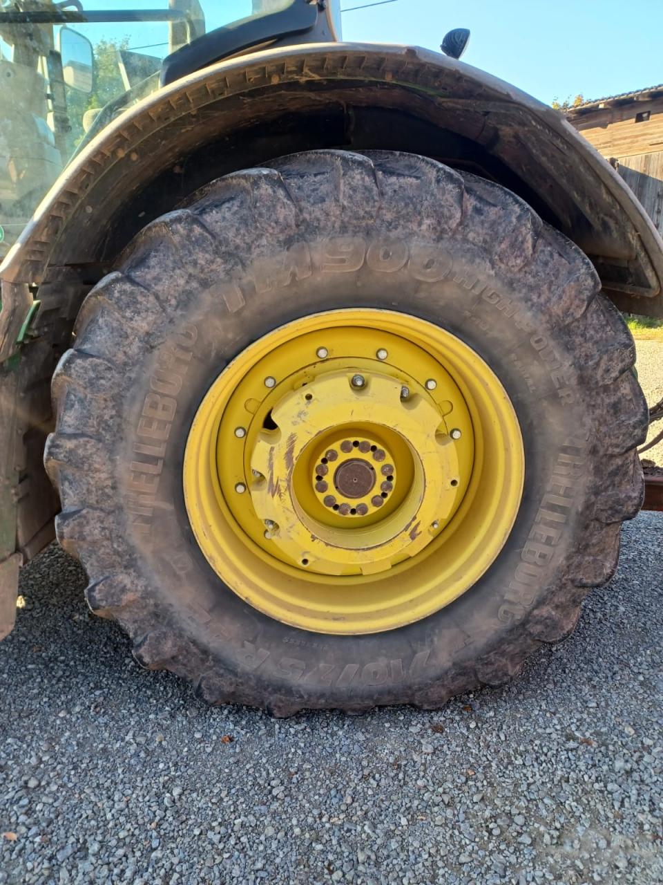 John Deere 8345R Left