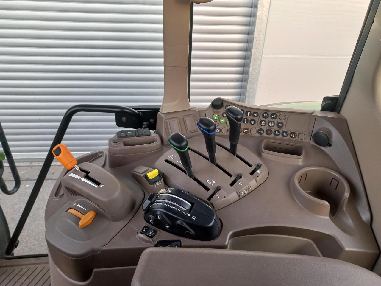 John Deere 6120M Rear