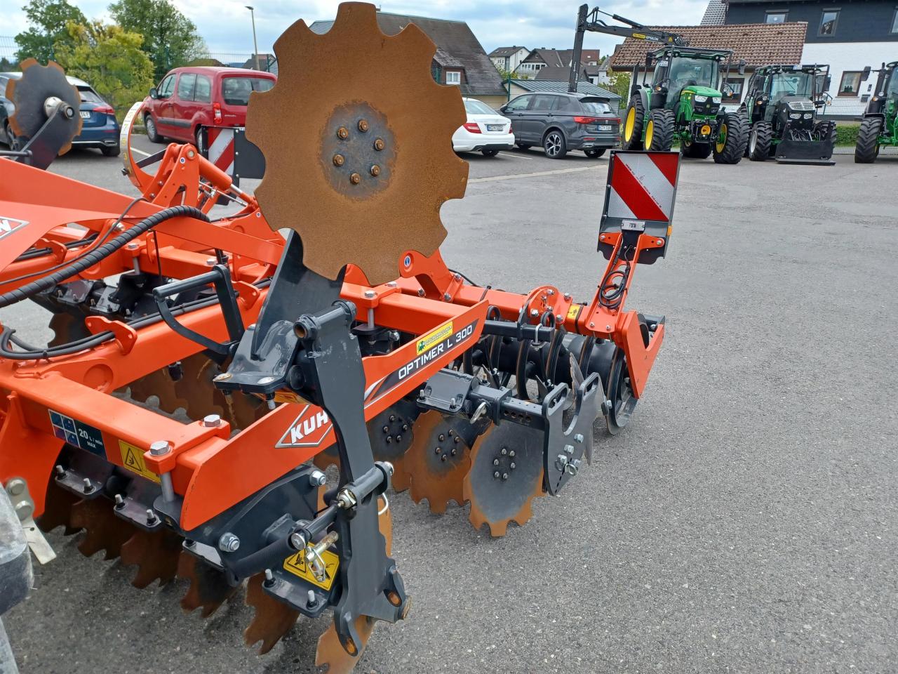 Kuhn Optimer L 300 Inside