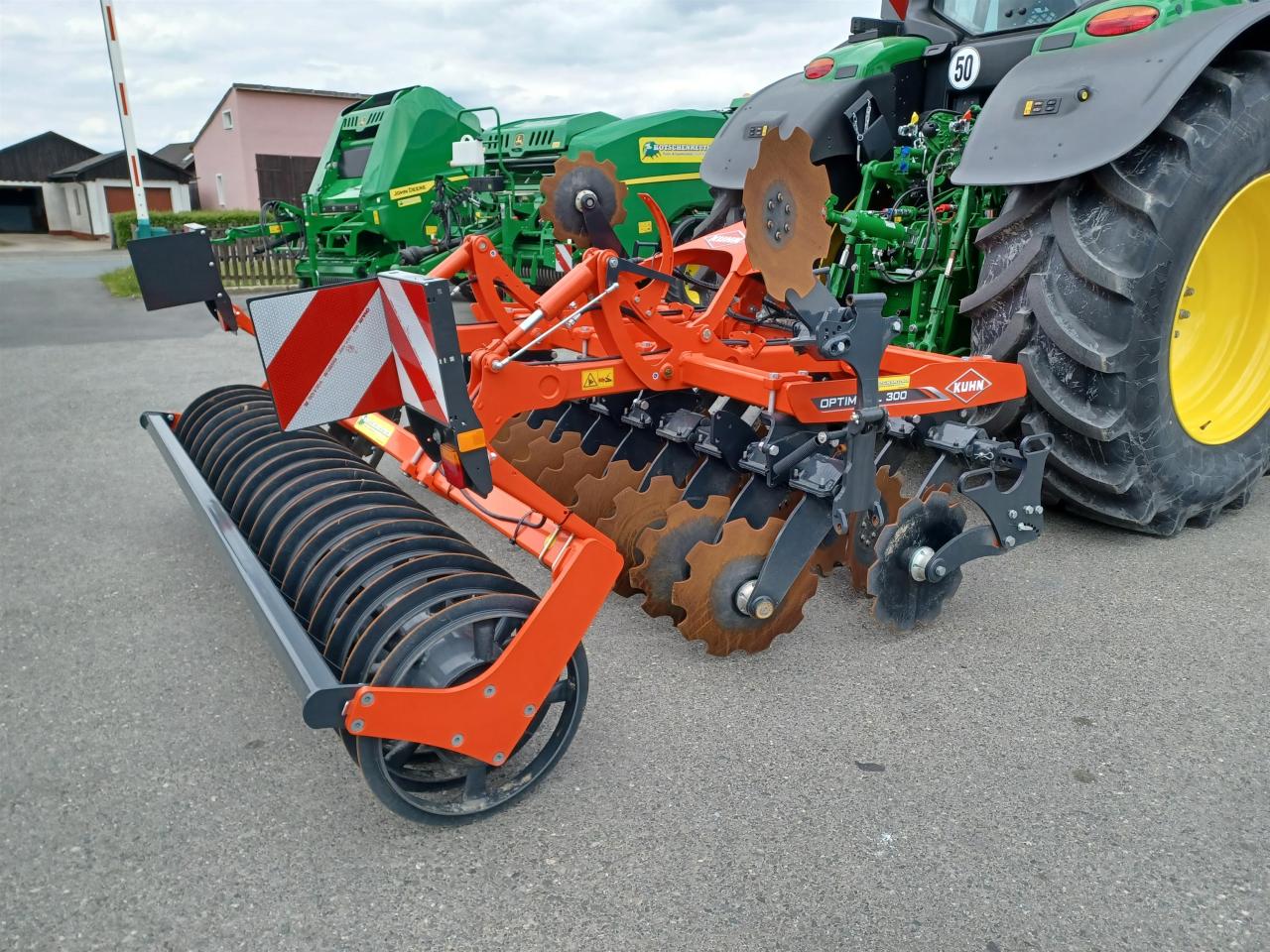 Kuhn Optimer L 300 Above