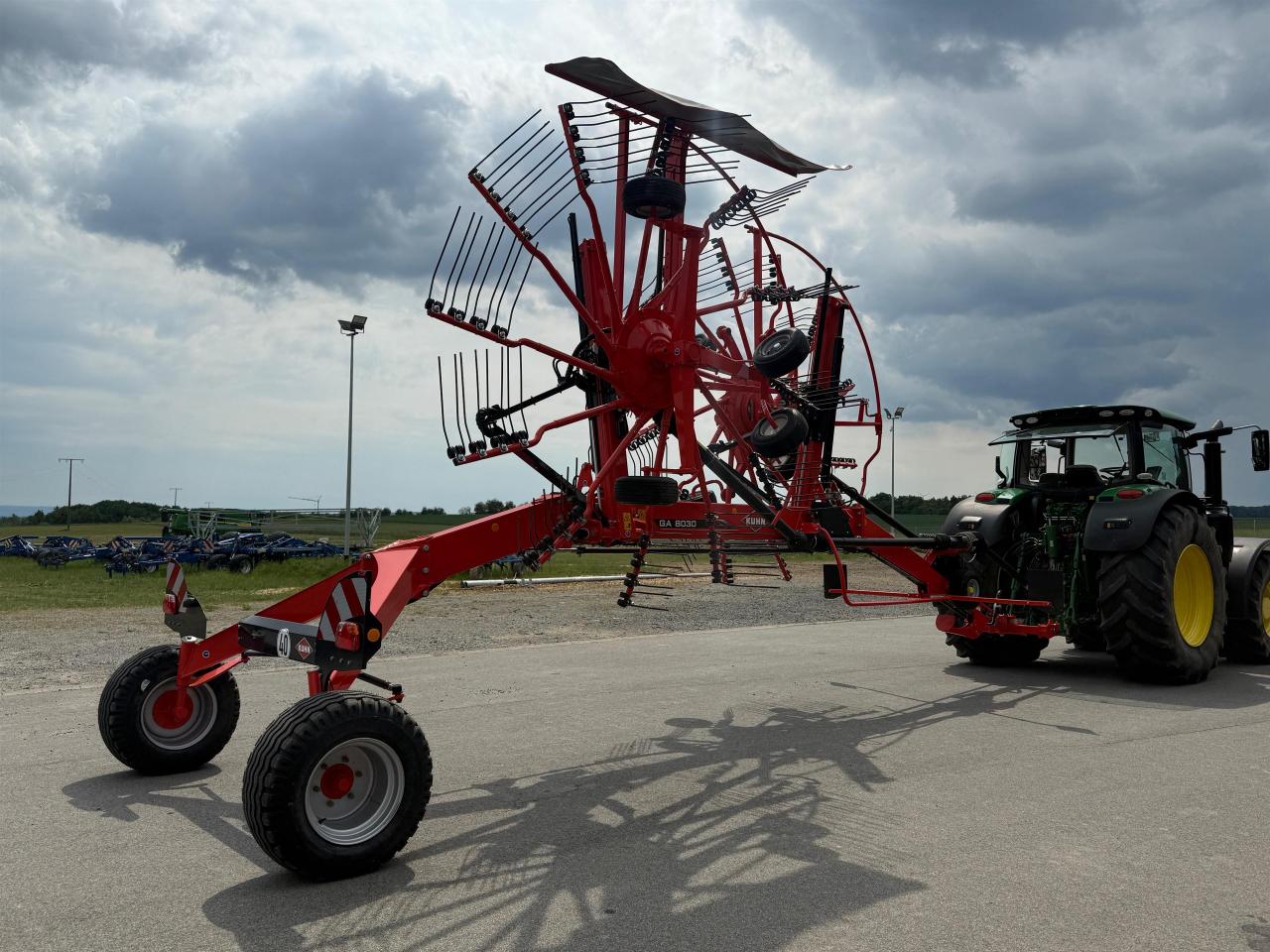 Kuhn GA 8030 Right