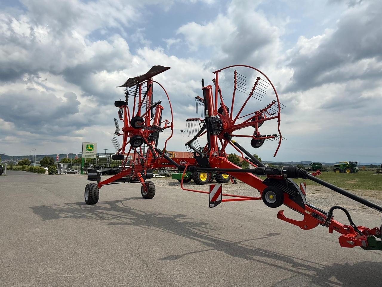 Kuhn GA 8030 Inside