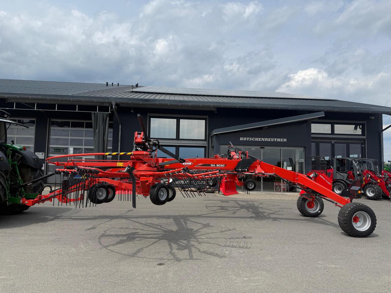 Kuhn GA 8030 Above
