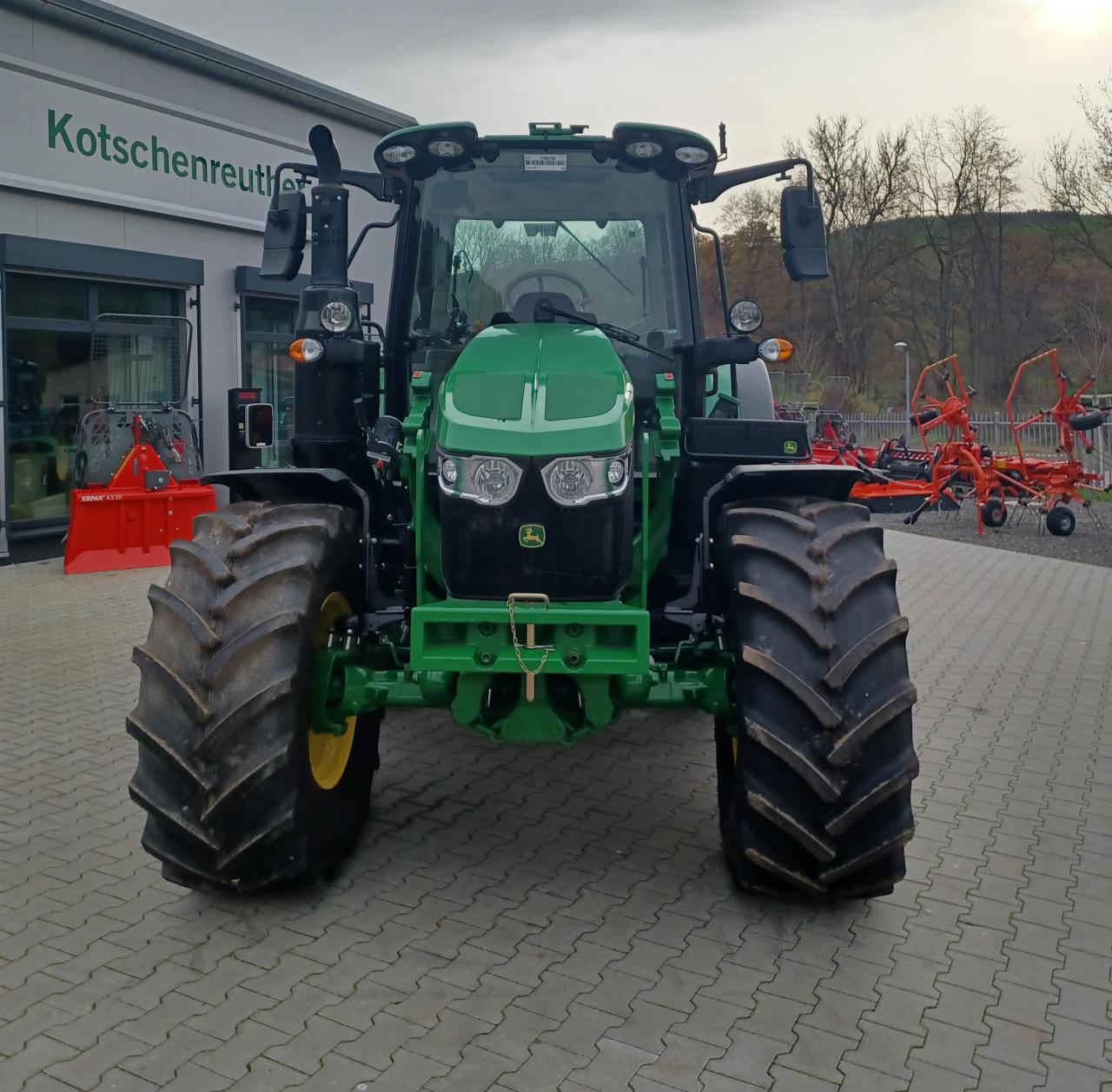 John Deere 6110M Front