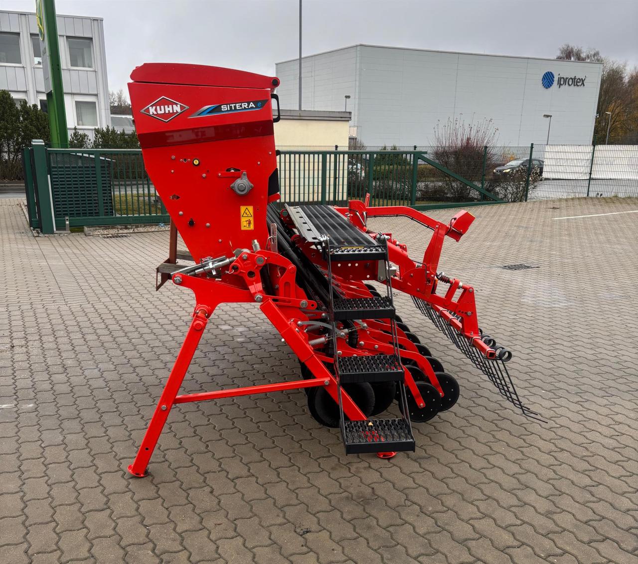 Kuhn Sitera 330-20 E Right