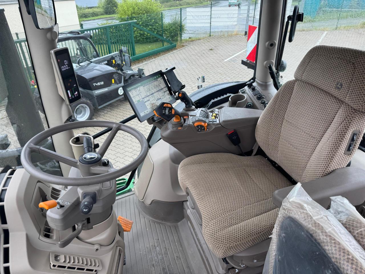 John Deere 6R 215 - Command PRO Rear