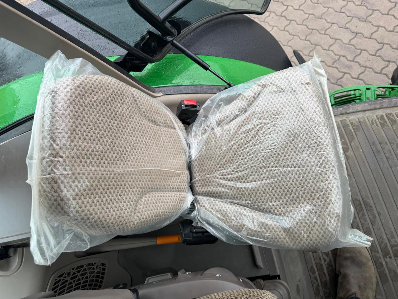 John Deere 6R 215 - Command PRO Rear