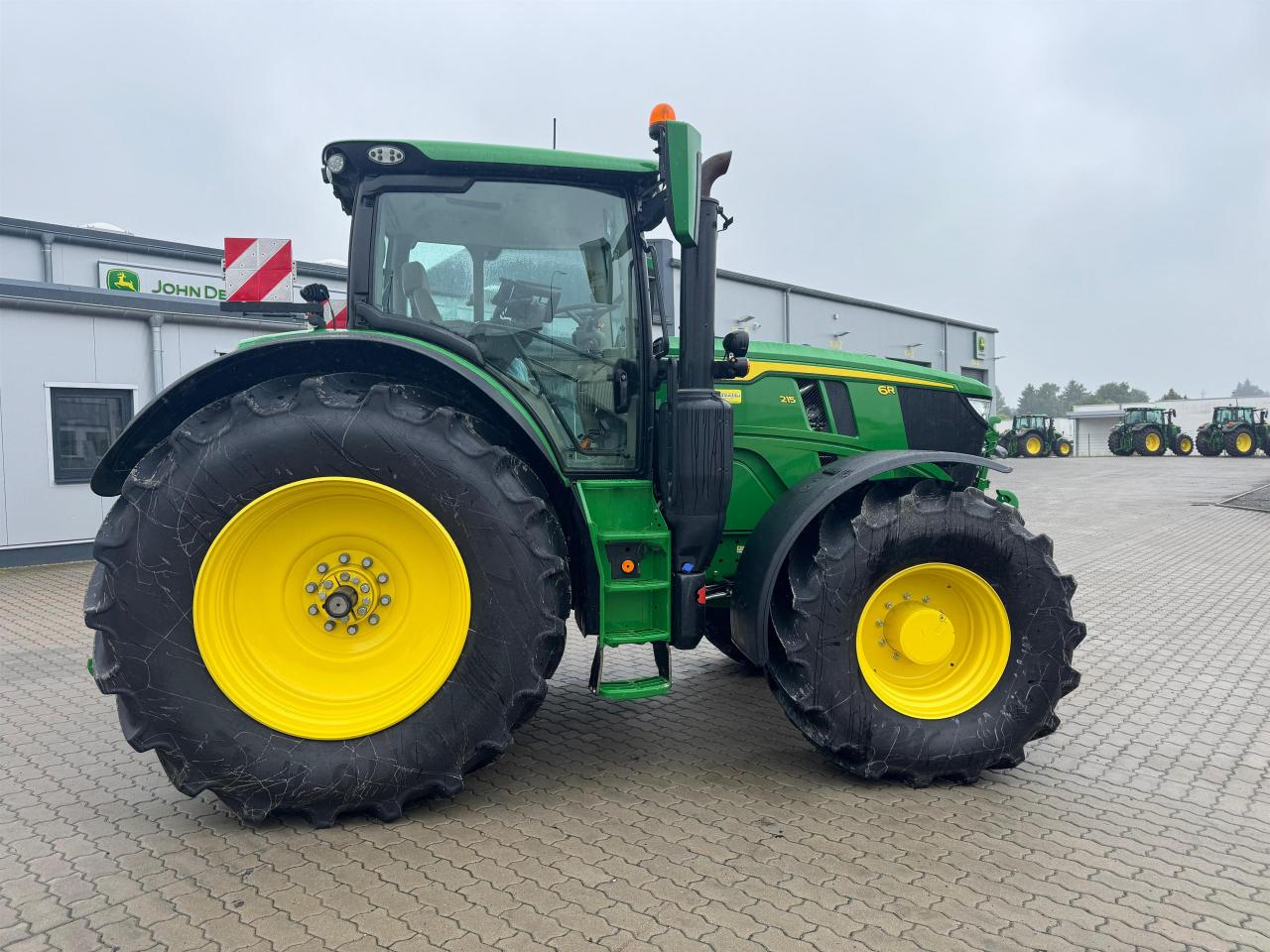 John Deere 6R 215 - Command PRO Front