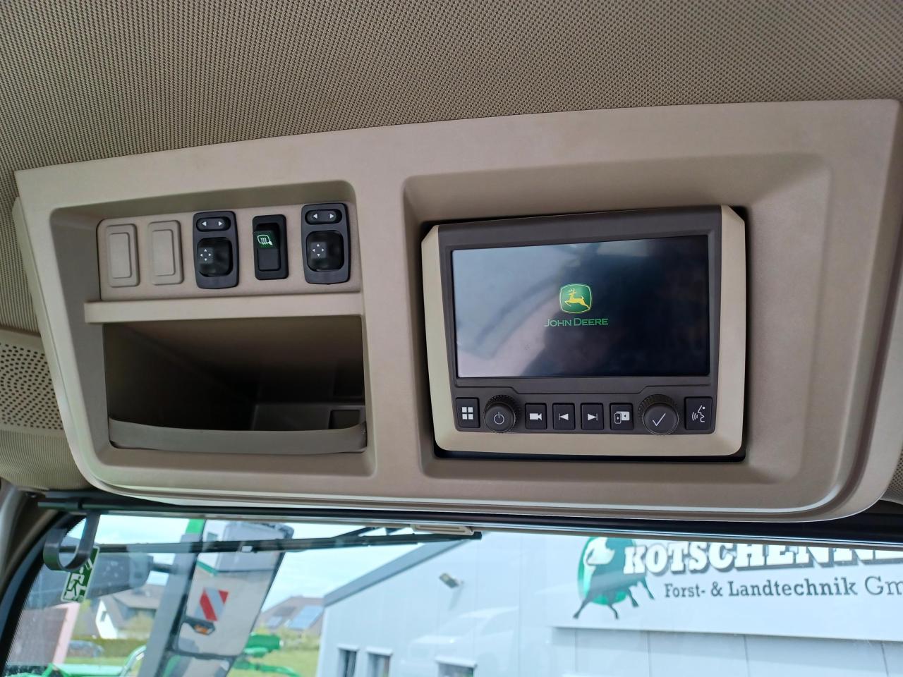 John Deere 8RX 410 Rear