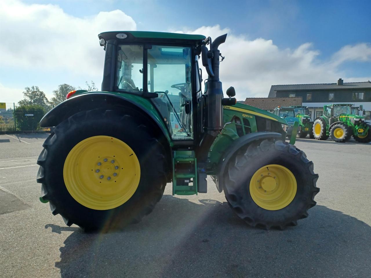John Deere 6110M Right