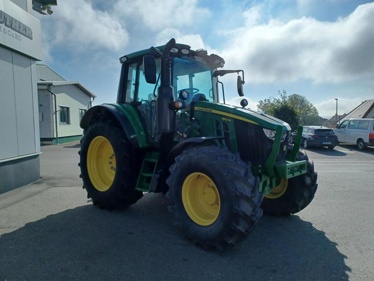 John Deere 6110M Left