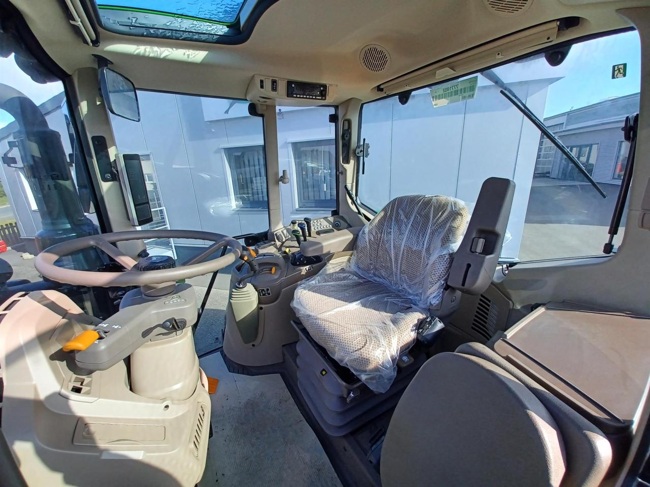 John Deere 6110M Aerial