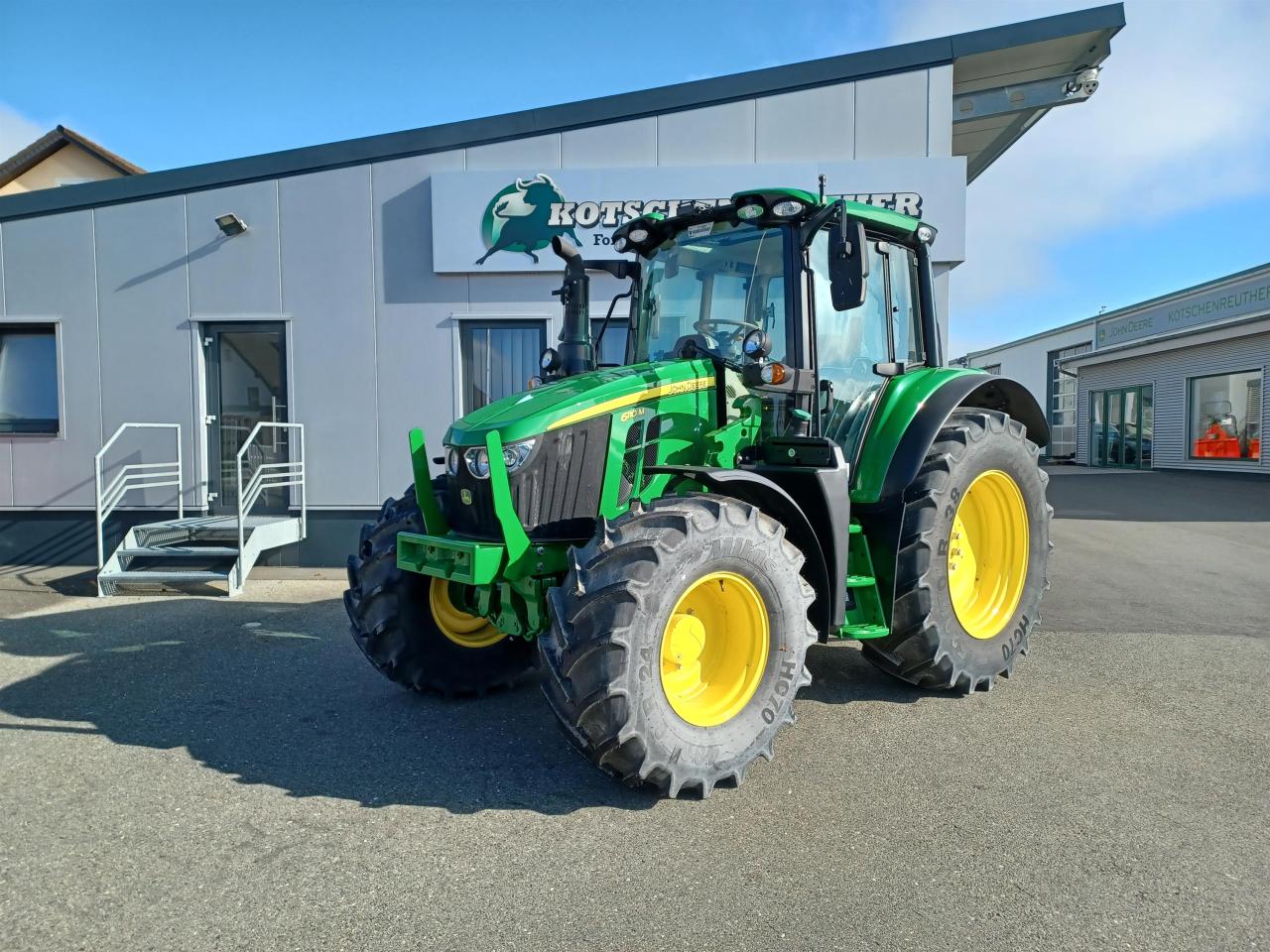 John Deere 6110M