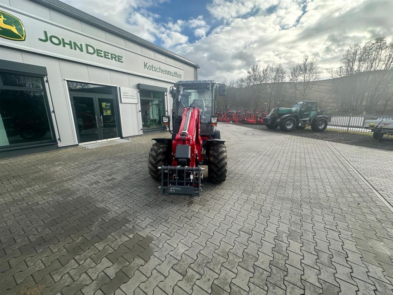 Weidemann 2080T Front