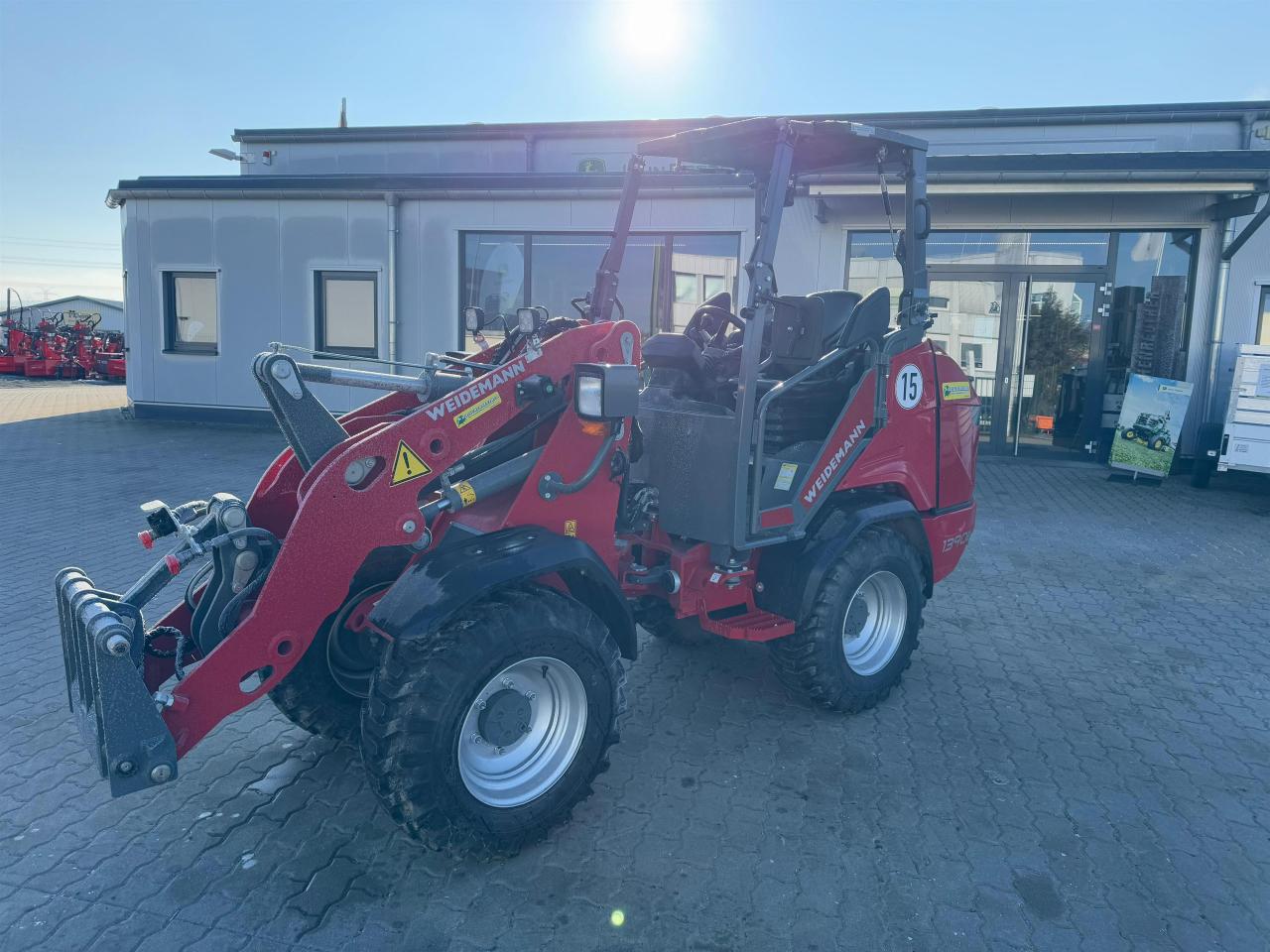 Weidemann 1390e Front