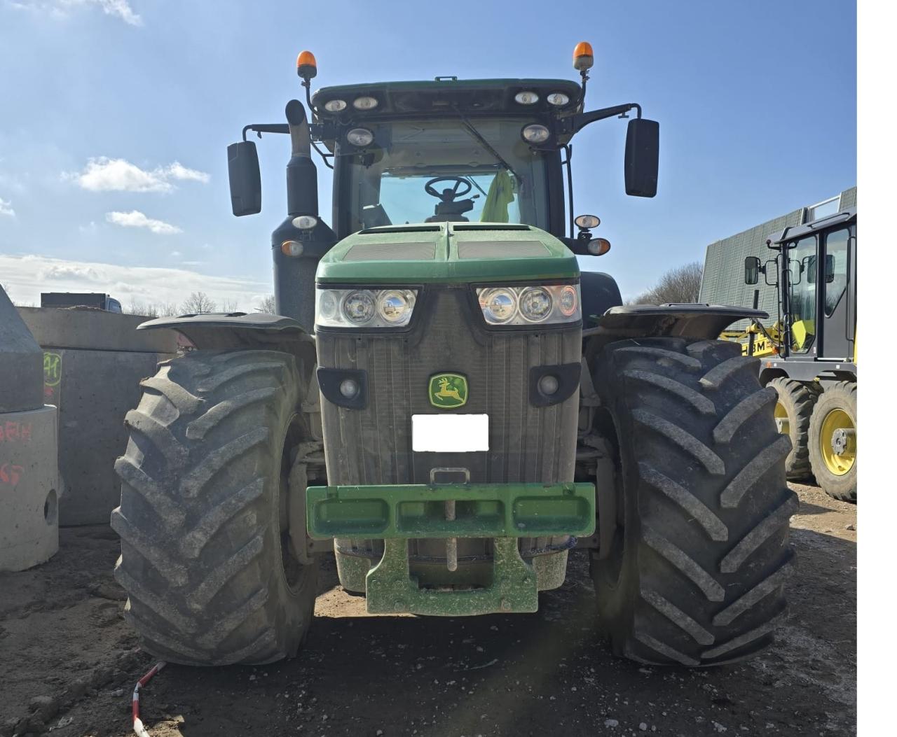 John Deere 8370R Front