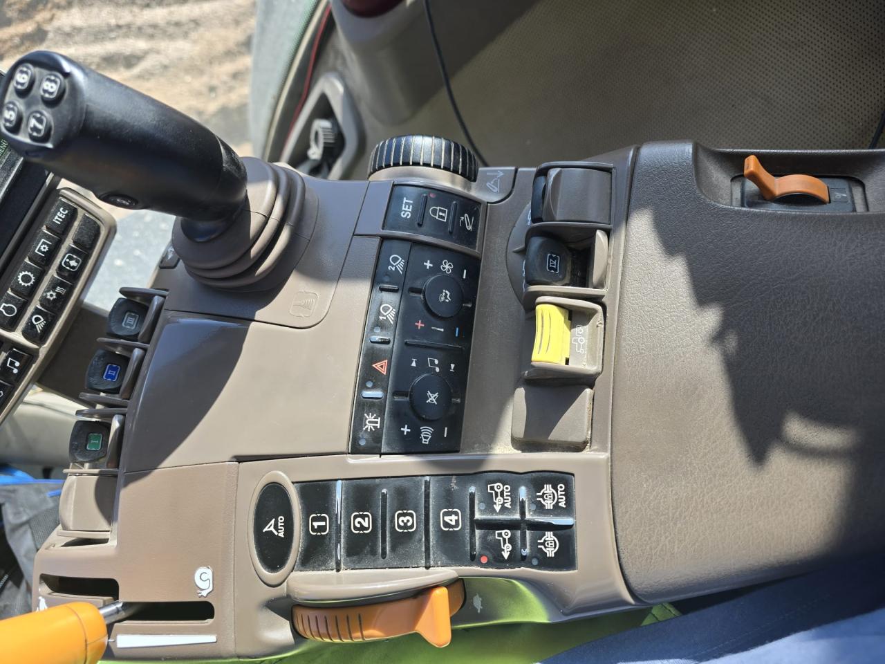 John Deere 8370R Rear