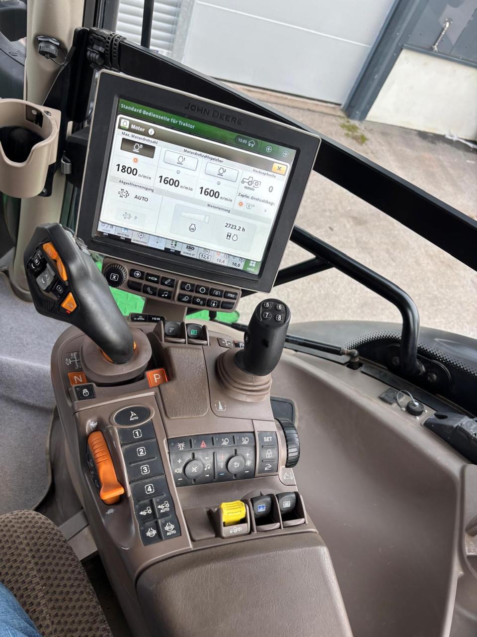 John Deere 6230R - Command PRO Rear