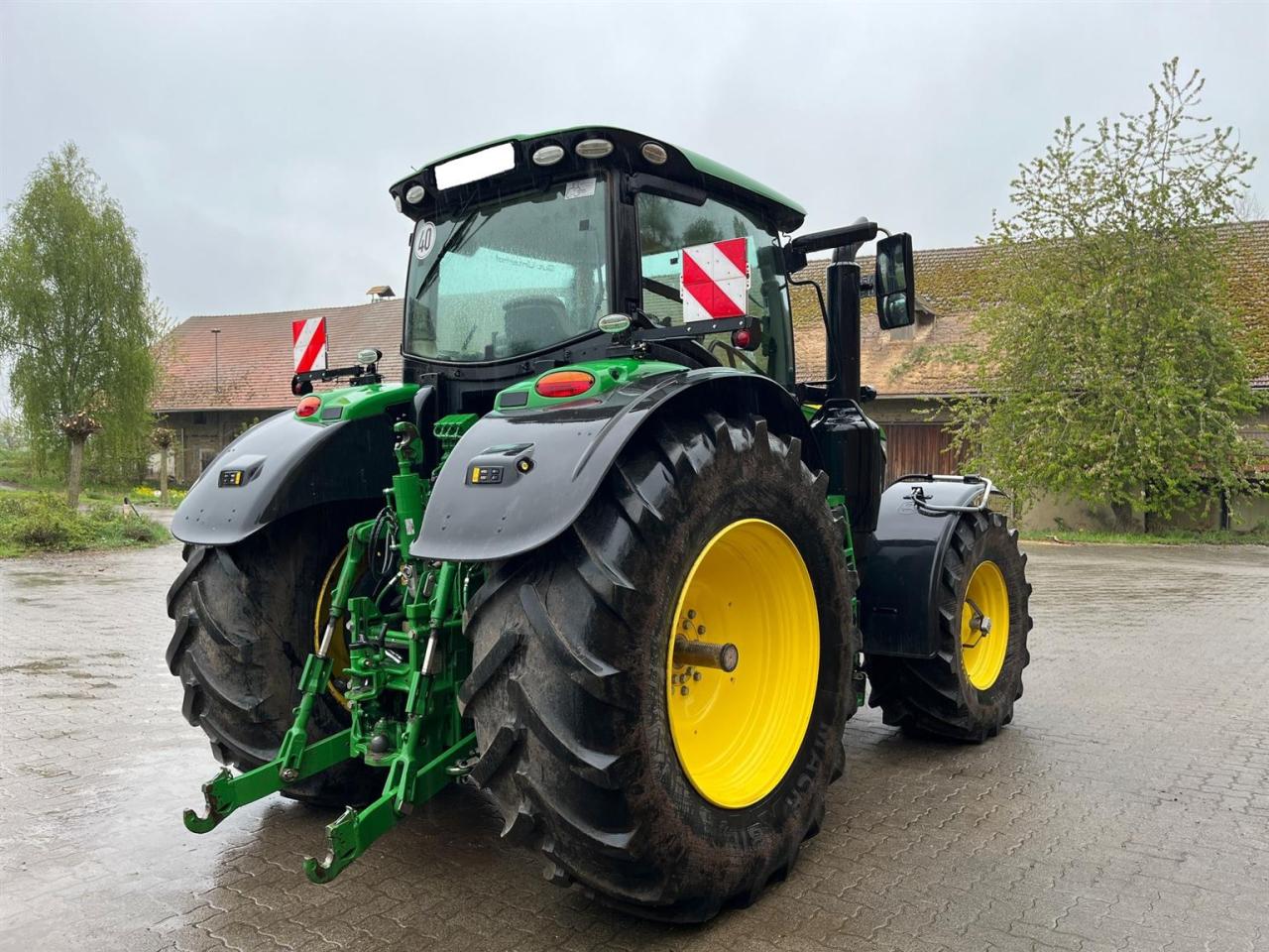 John Deere 6230R Left