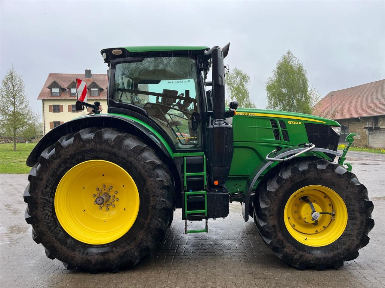 John Deere 6230R Inside