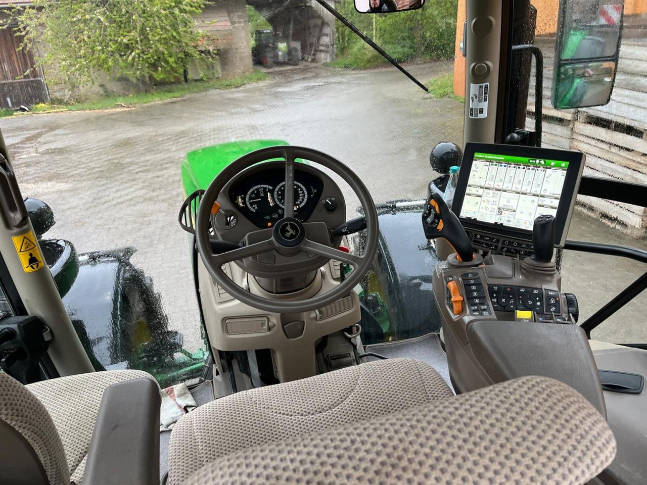 John Deere 6230R Front