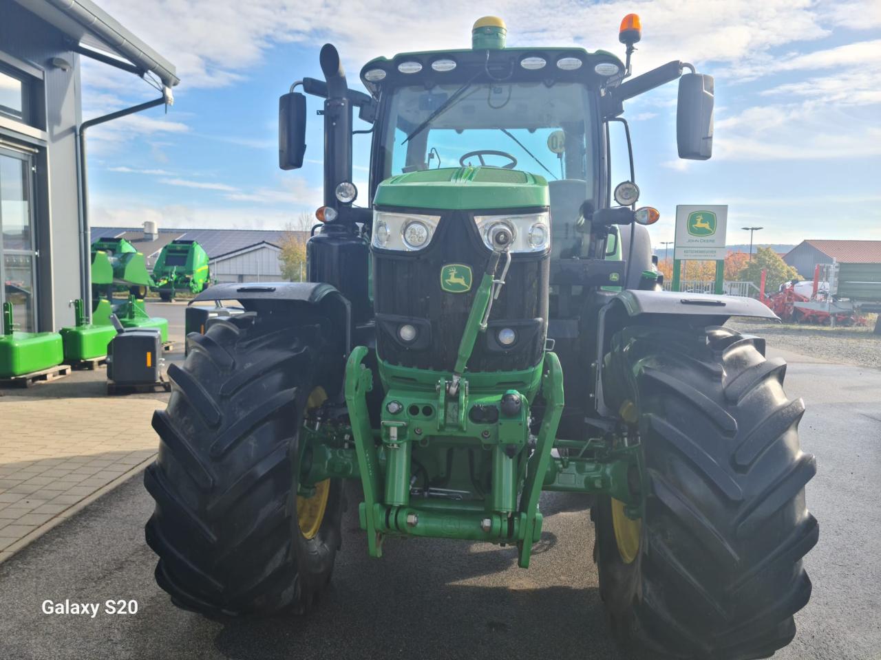 John Deere 6215R Front