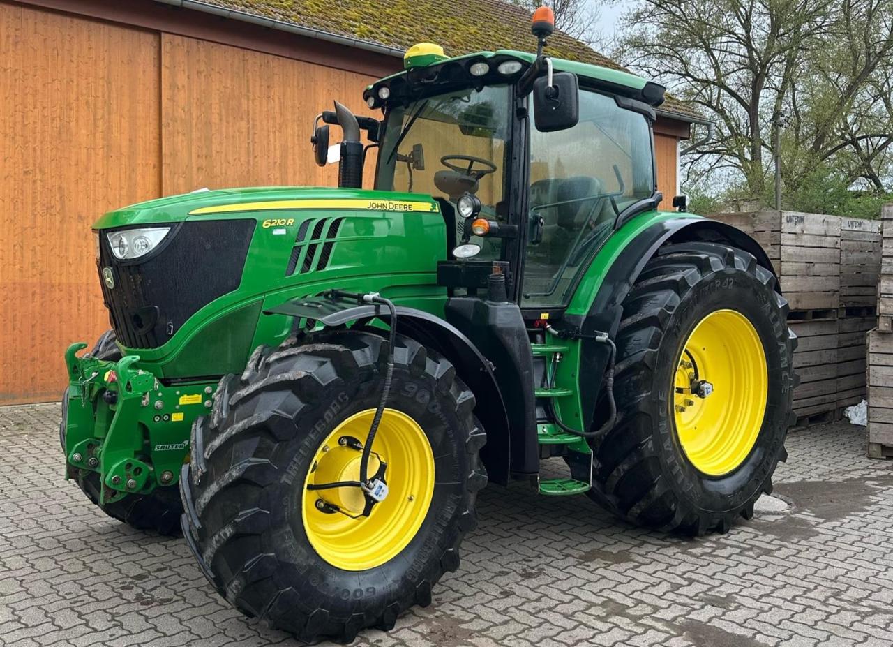 John Deere 6210R