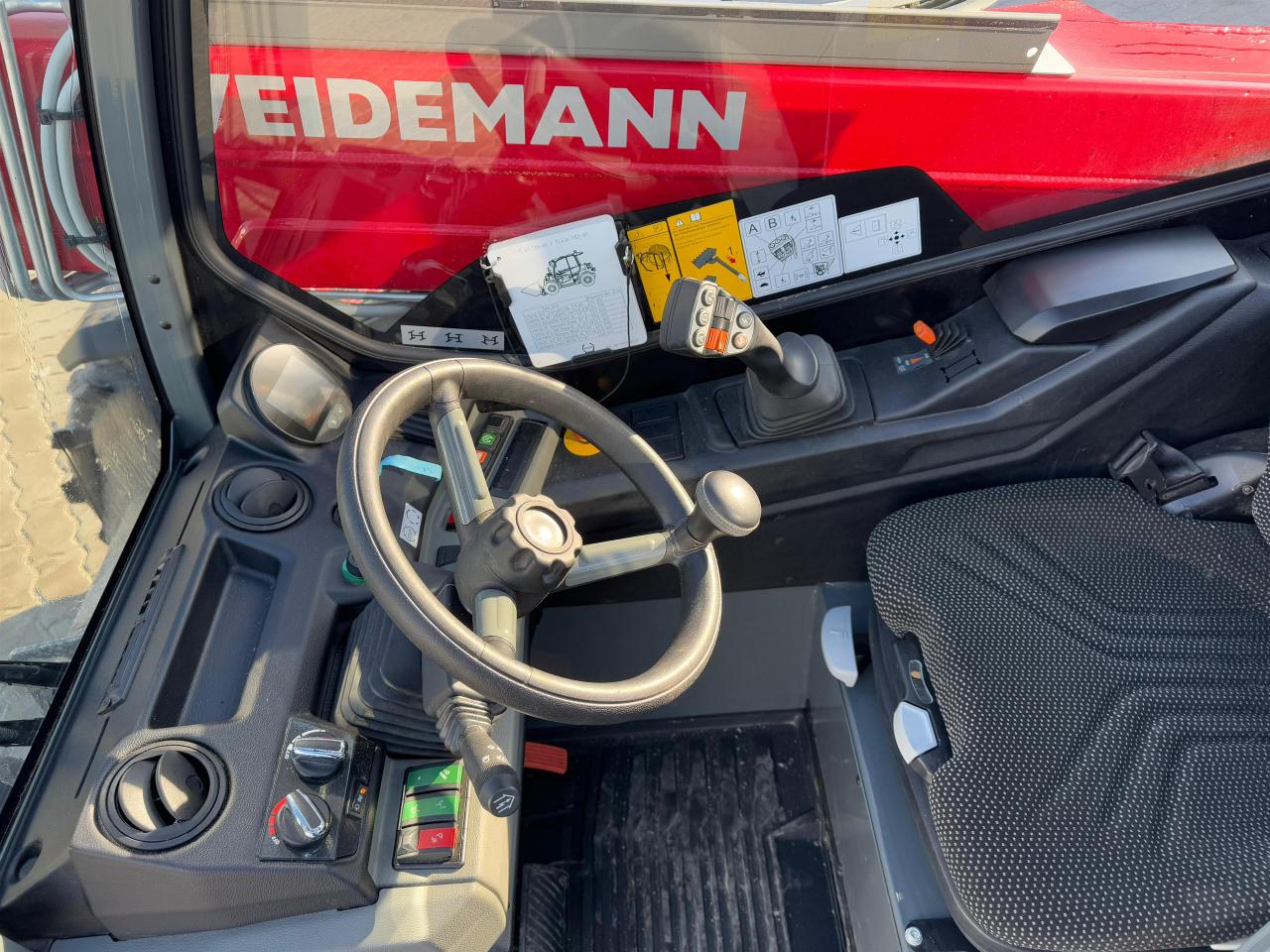Weidemann T4512e Rear