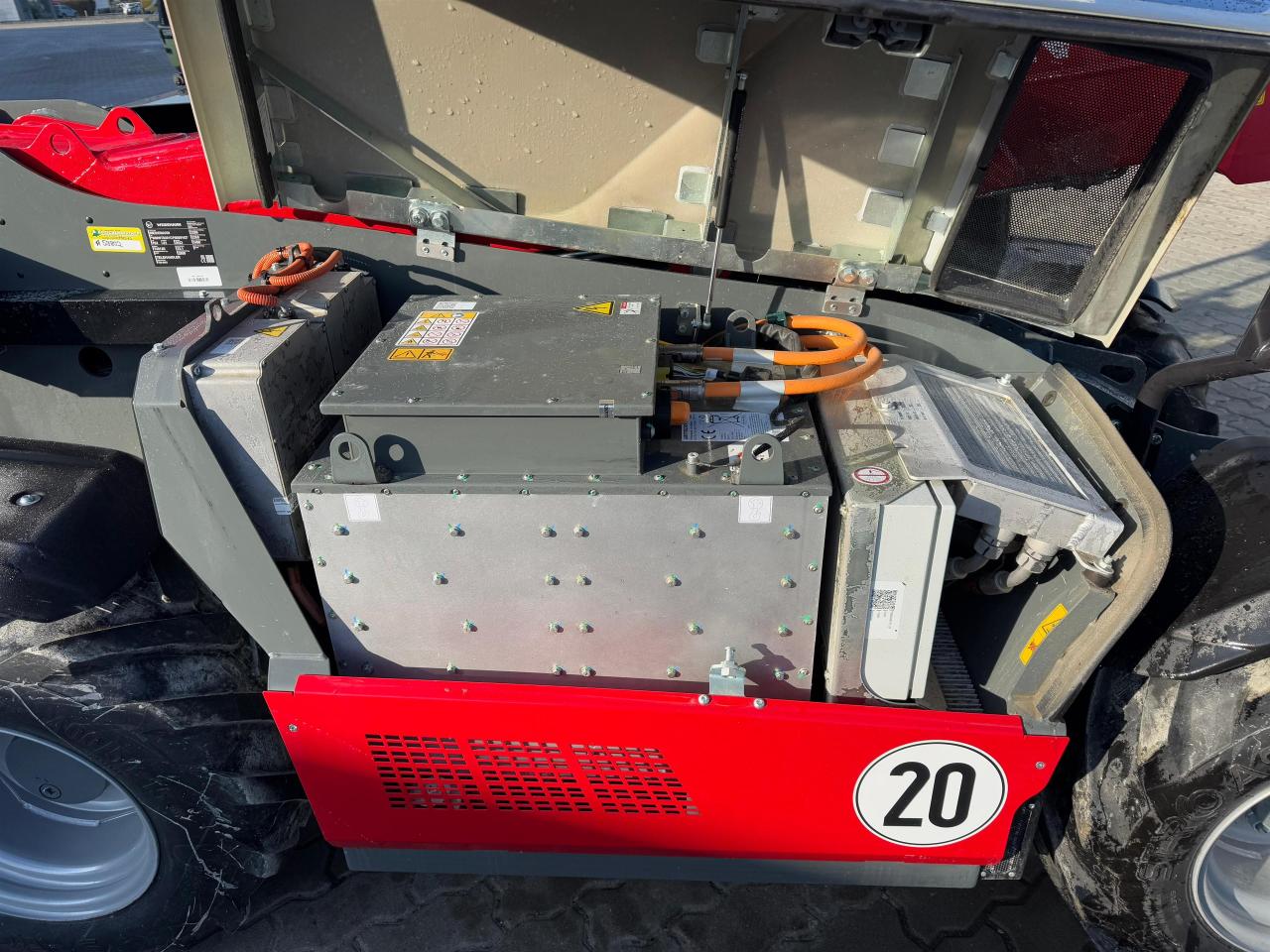 Weidemann T4512e Above