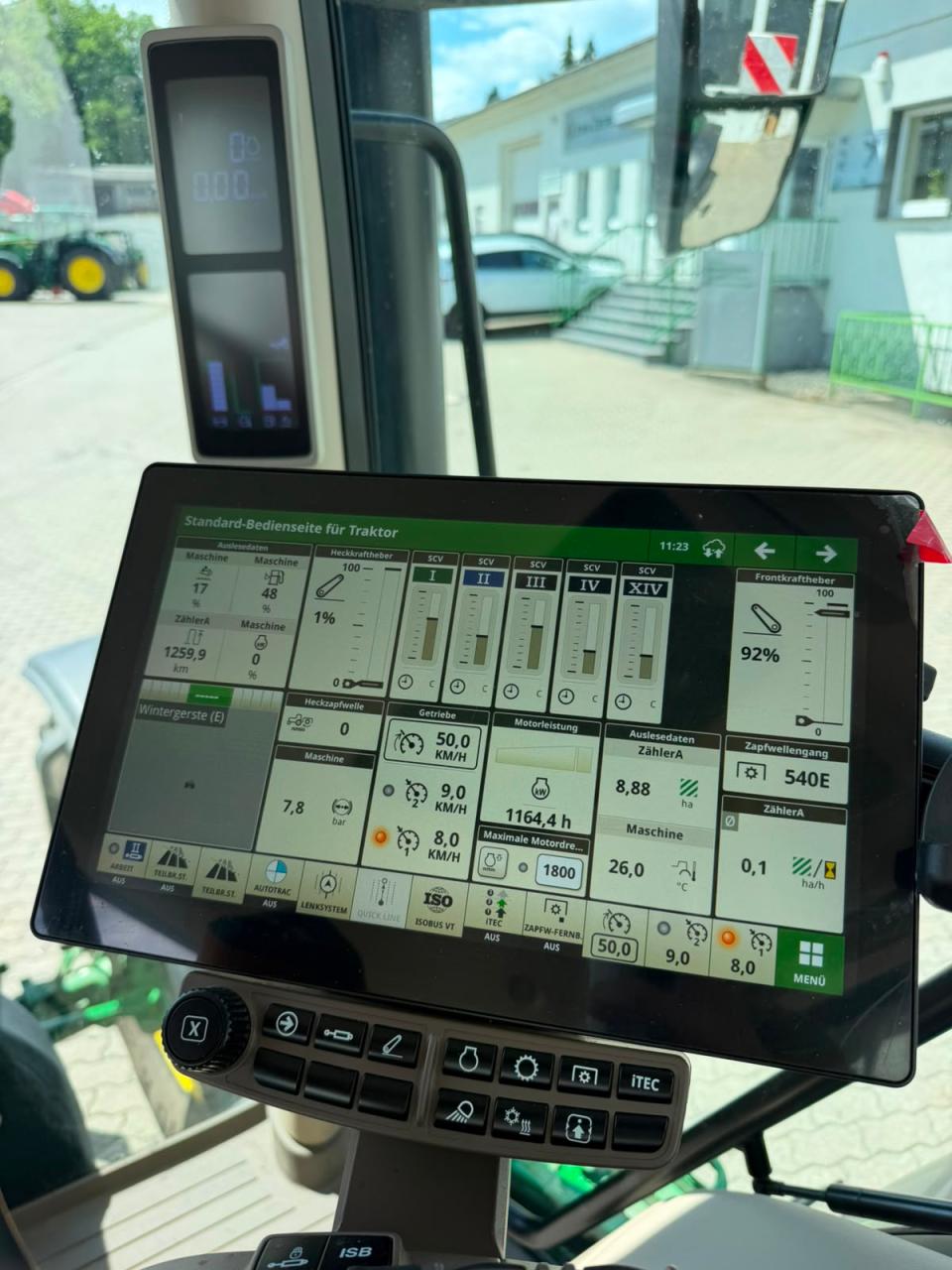 John Deere 6R 195 Aerial