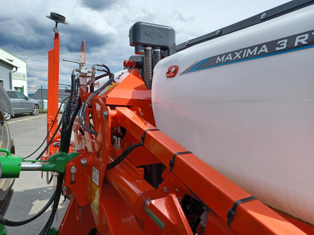Kuhn Maxima 3 RT E Rear