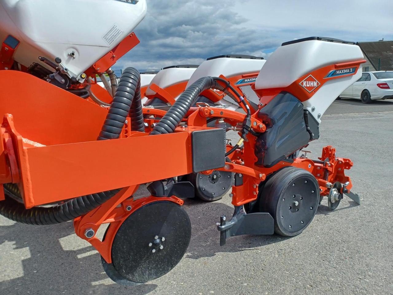Kuhn Maxima 3 RT E Front