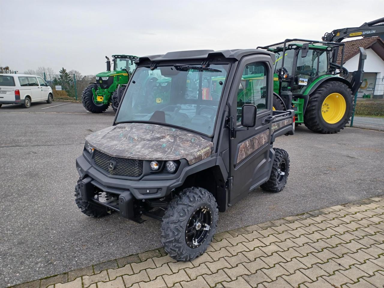 John Deere XUV 865M Front