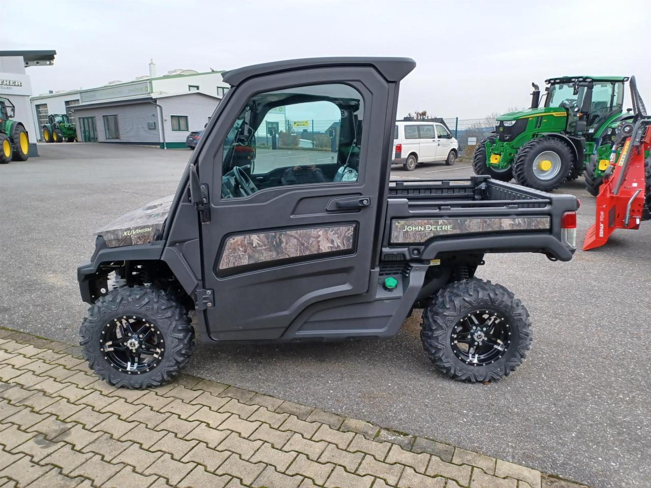 John Deere XUV 865M Rear