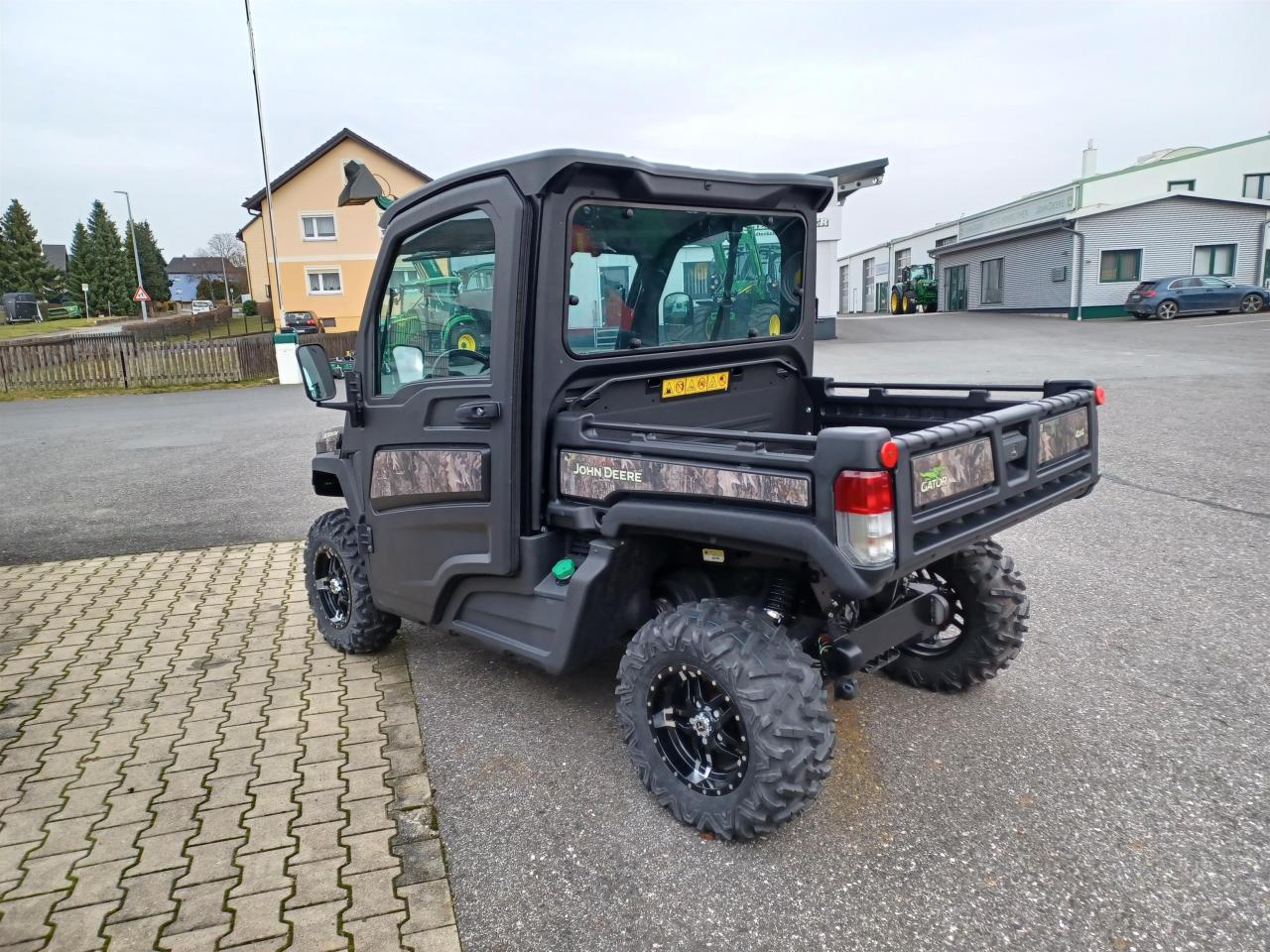 John Deere XUV 865M Right