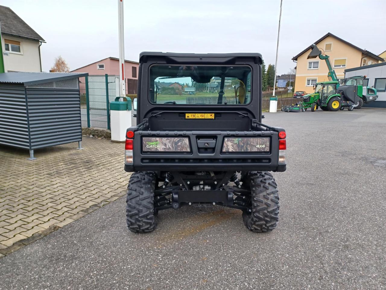 John Deere XUV 865M Left