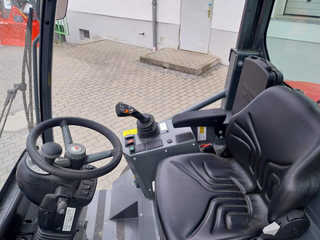 Weidemann 2080LP Left
