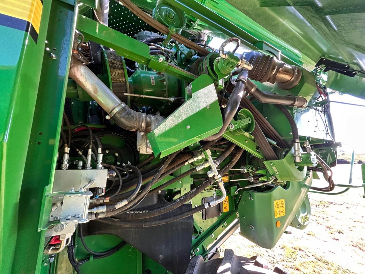 John Deere S780 Rear