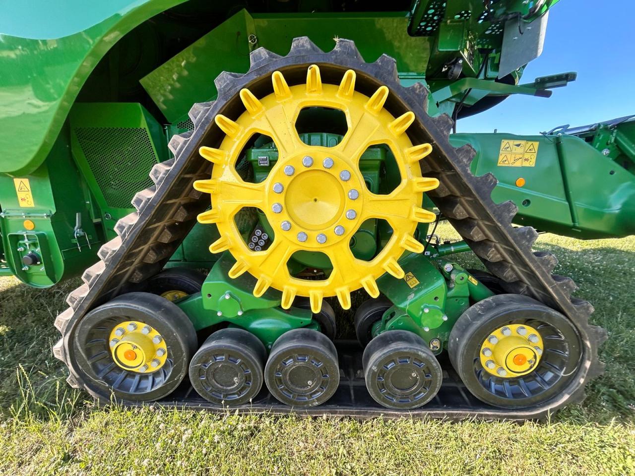 John Deere S780 Rear