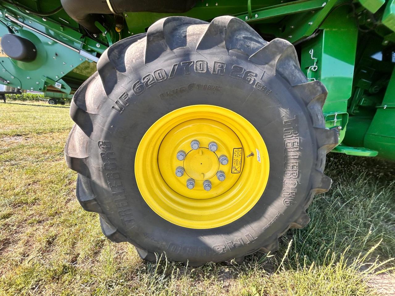 John Deere S780 Rear