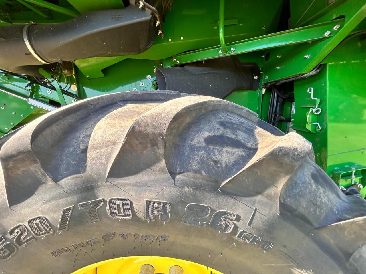 John Deere S780 Rear
