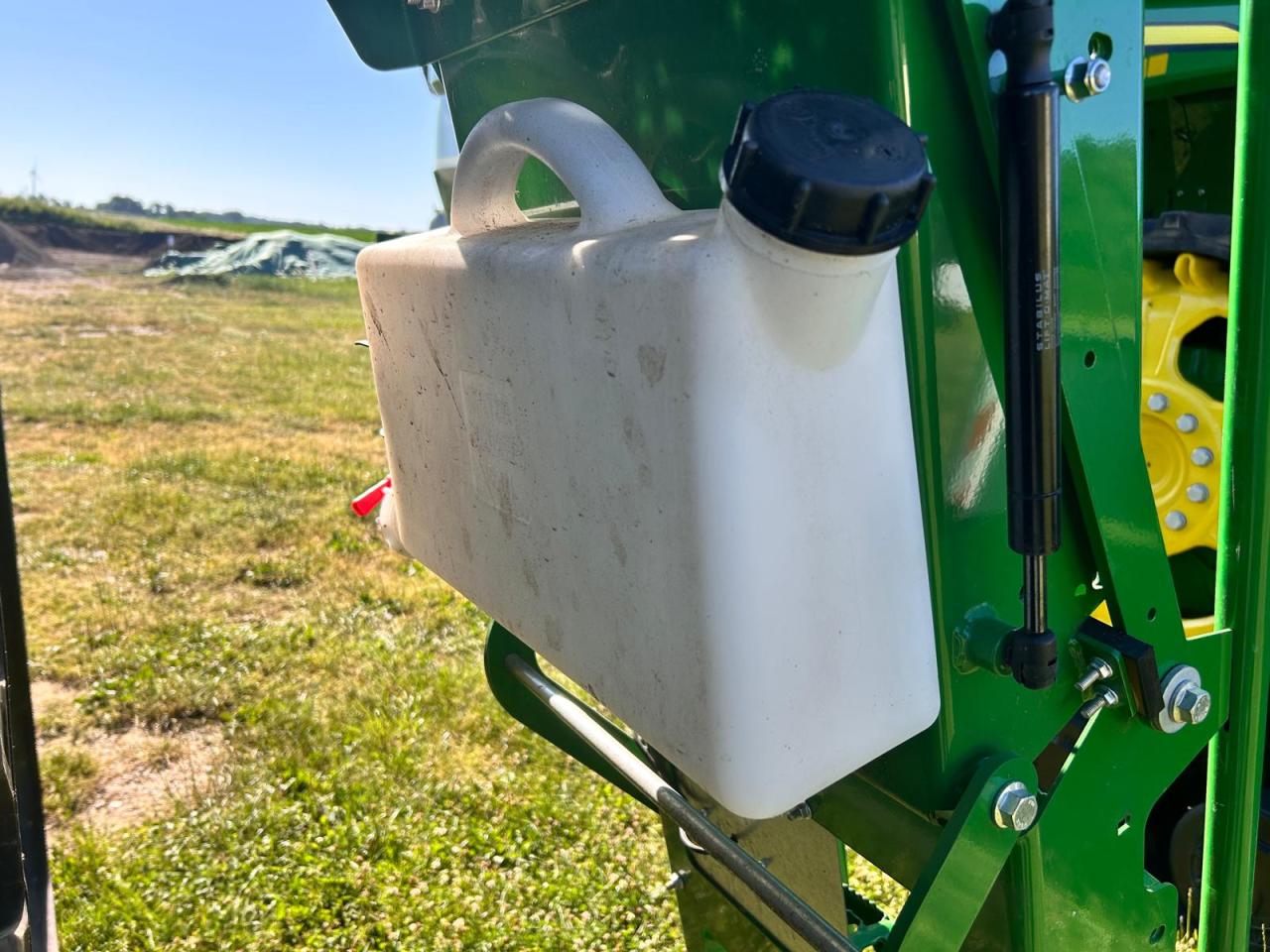 John Deere S780 Rear