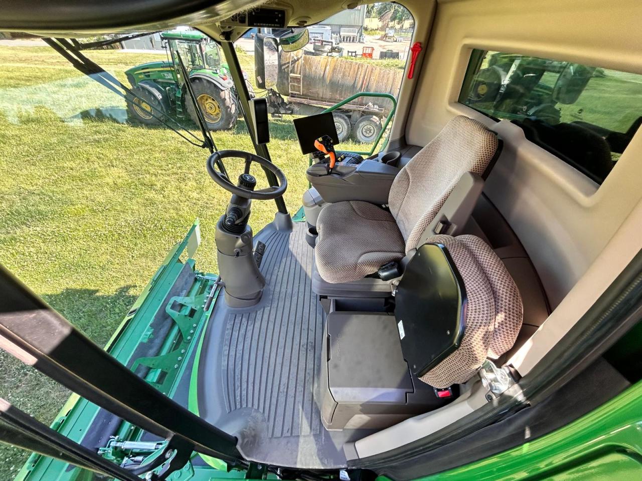 John Deere S780 Rear