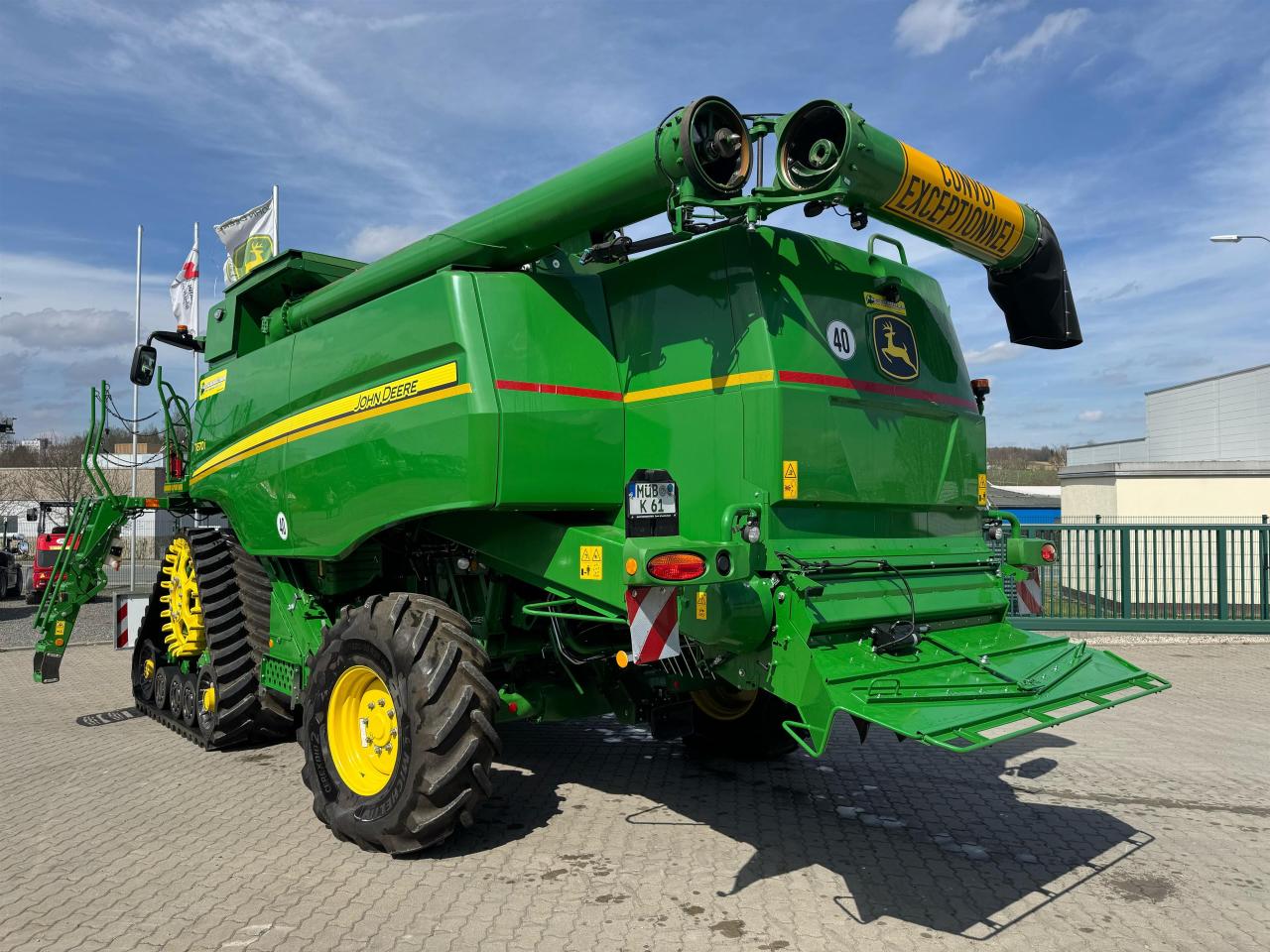 John Deere T670 Above